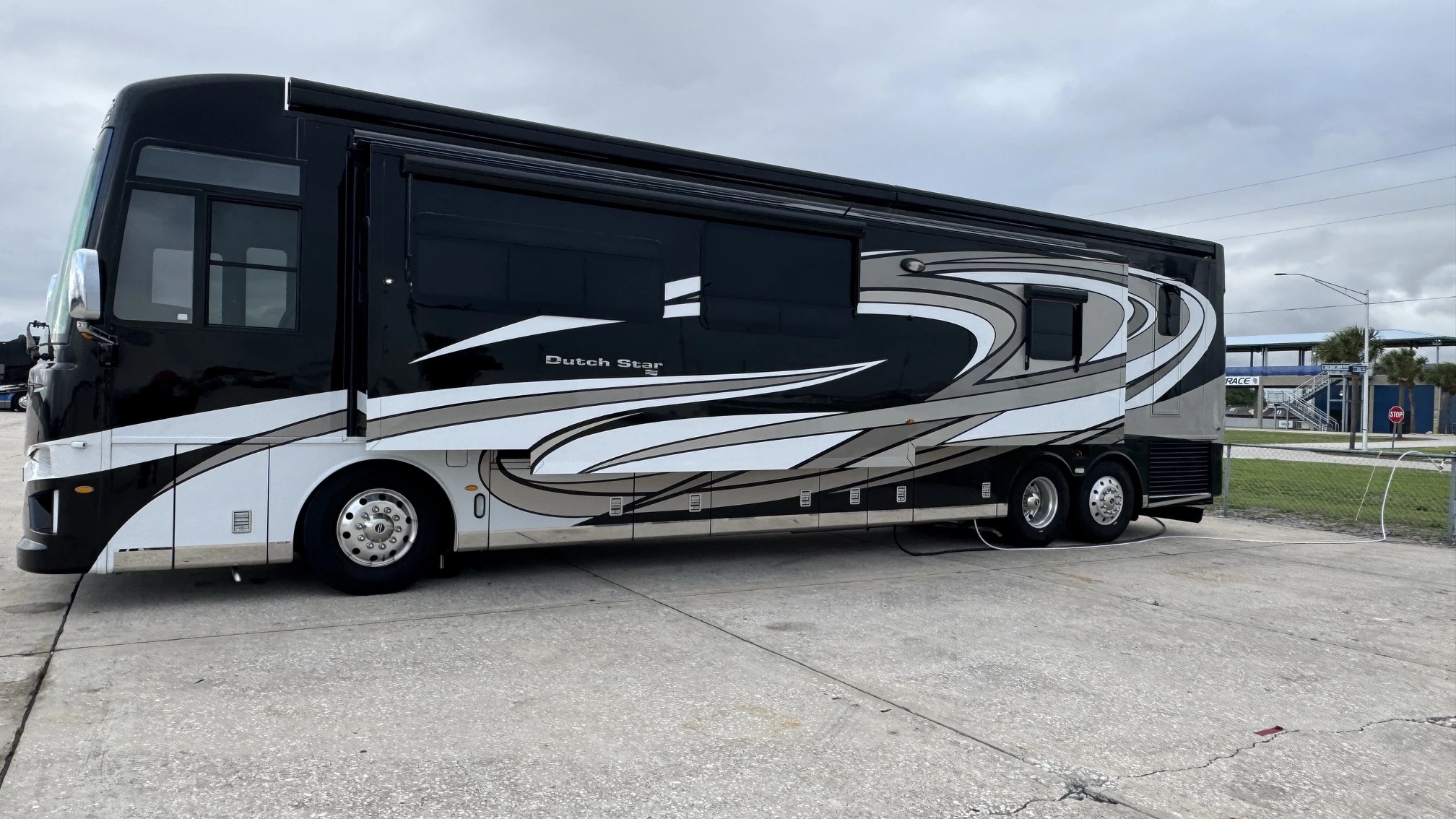 2022 Newmar DUTCH STAR 4369 RV