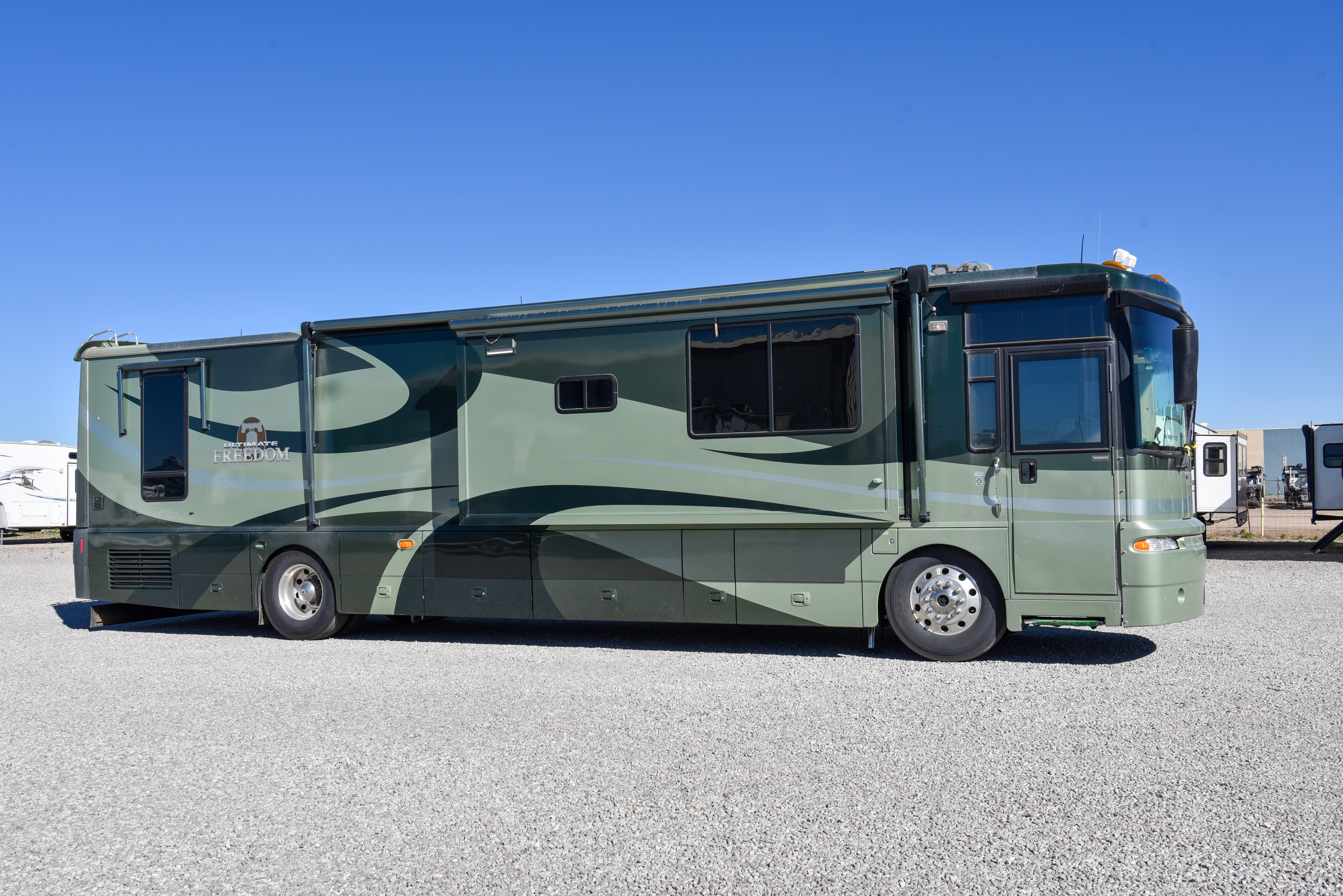 2003 Winnebago ULTIMATE FREEDOM 40 in moriarty NM