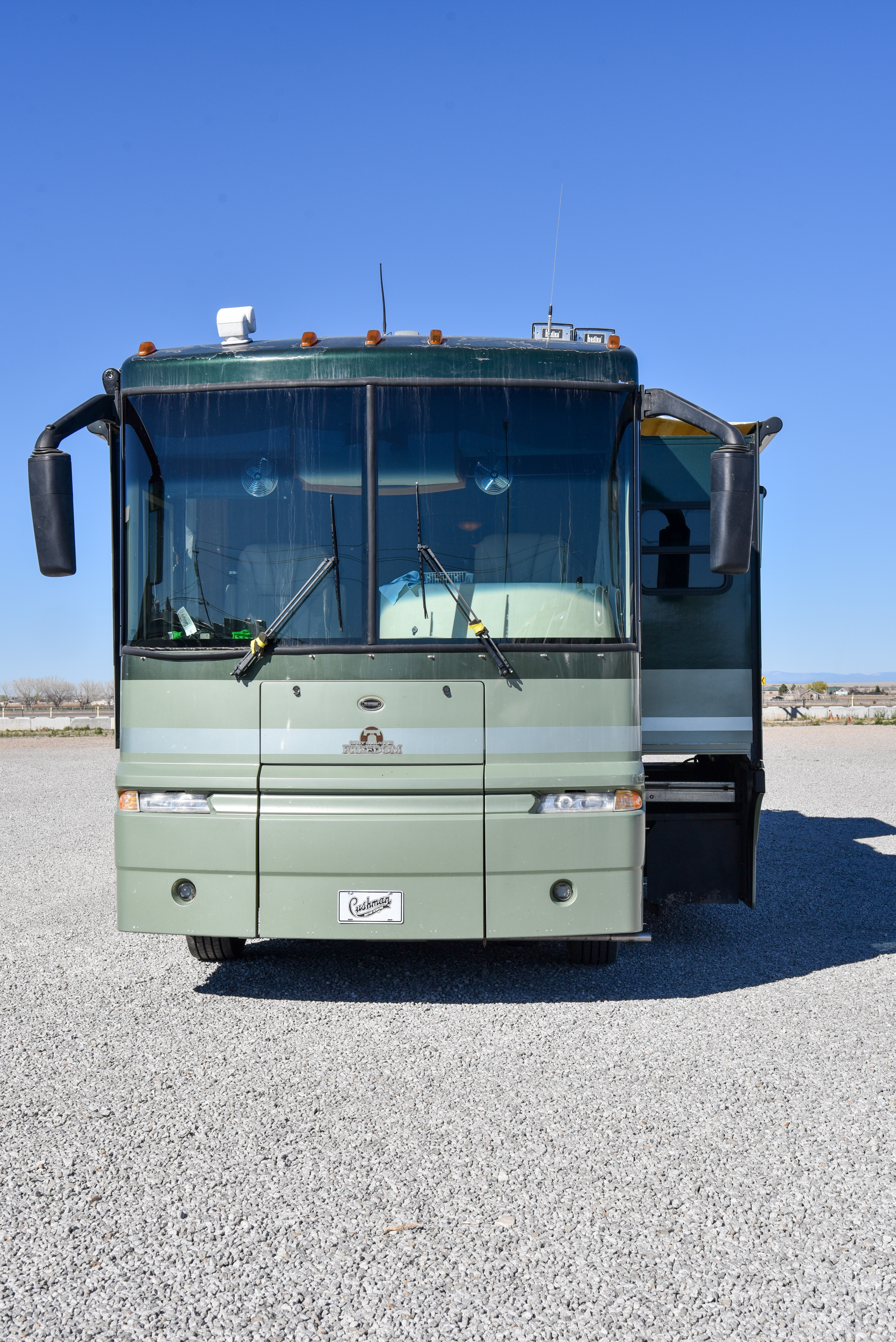 2003 Winnebago ULTIMATE FREEDOM 40 in moriarty NM