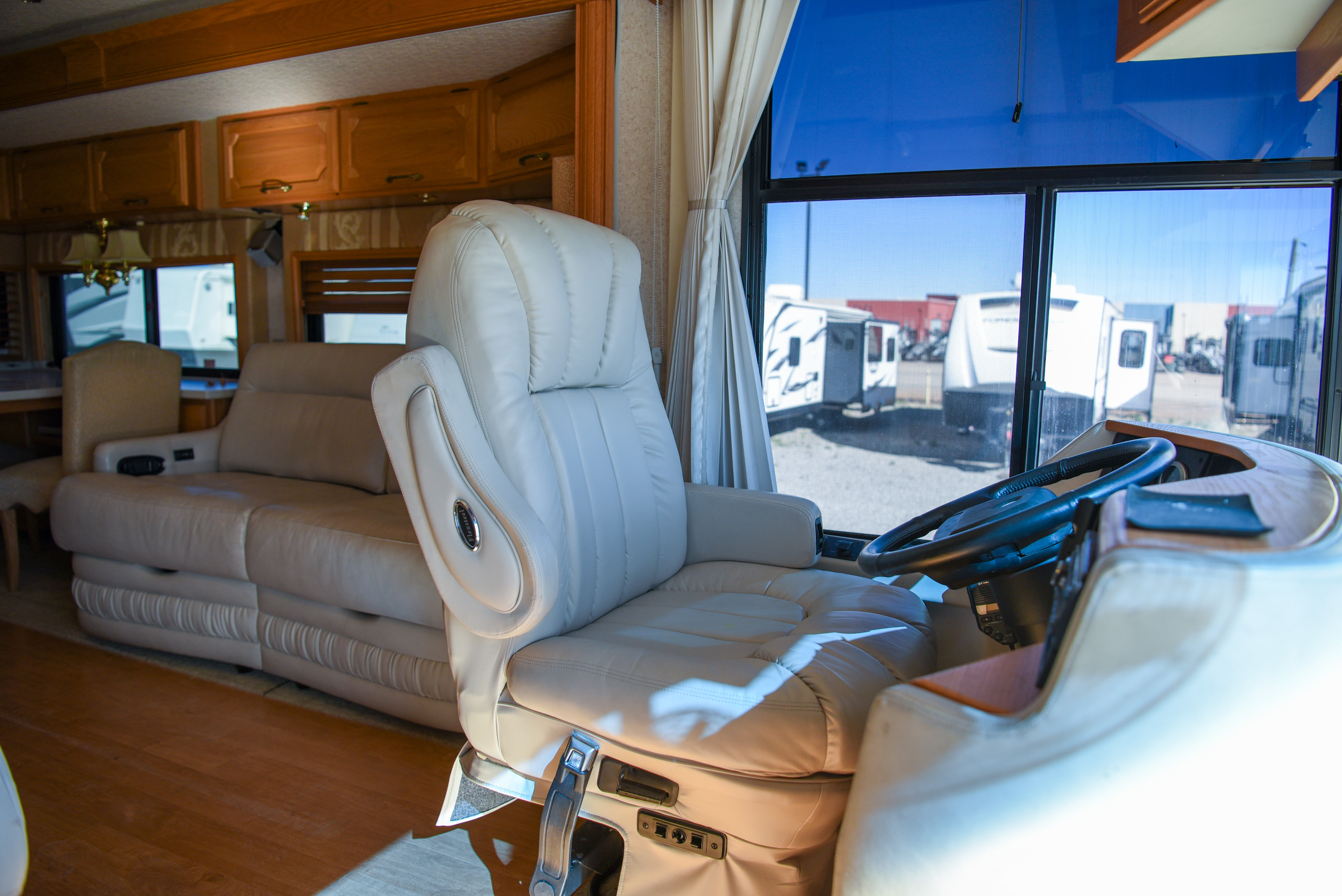 2003 Winnebago ULTIMATE FREEDOM 40 in moriarty NM