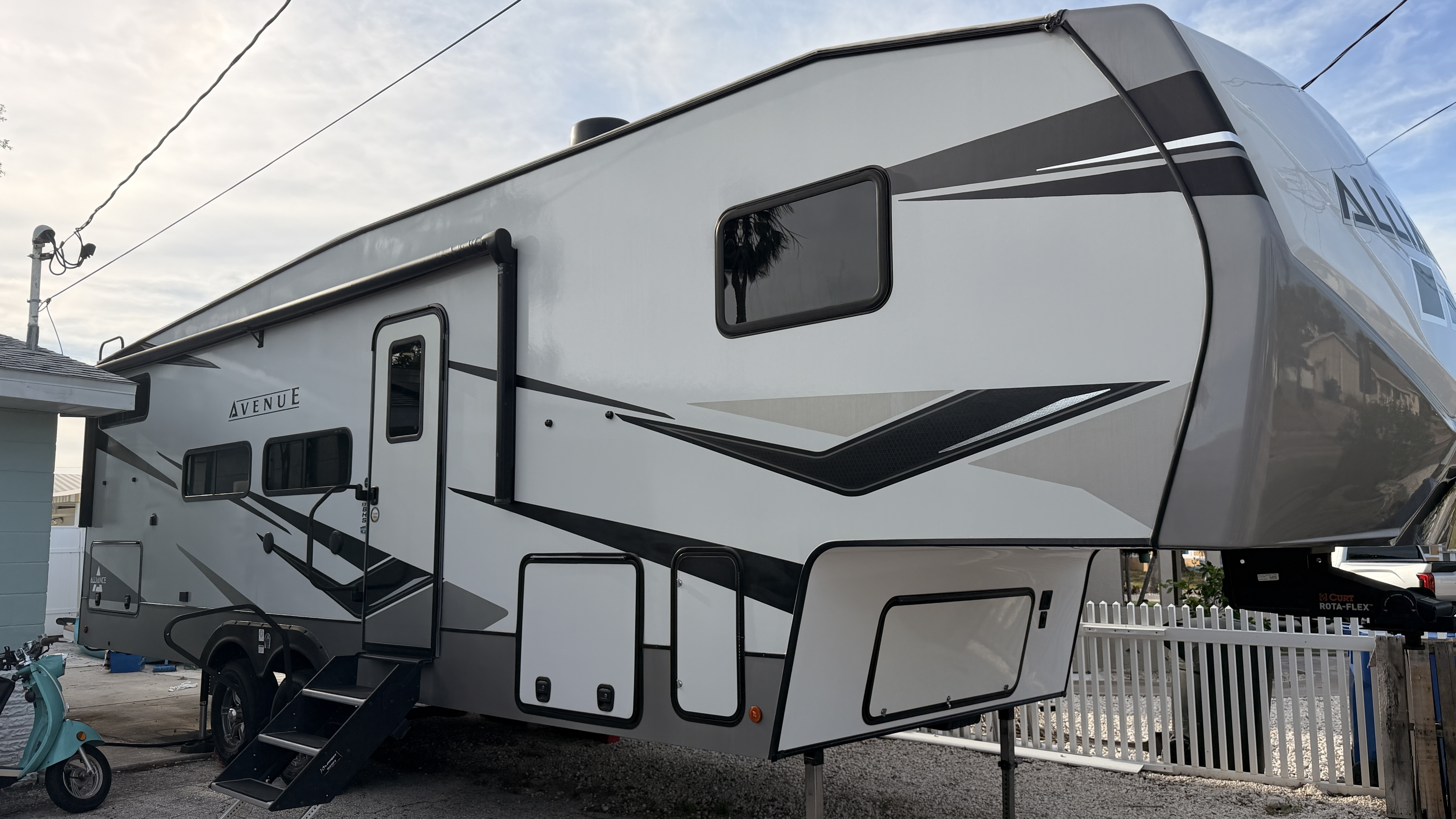 2022 Alliance Rv AVENUE 31BHS RV