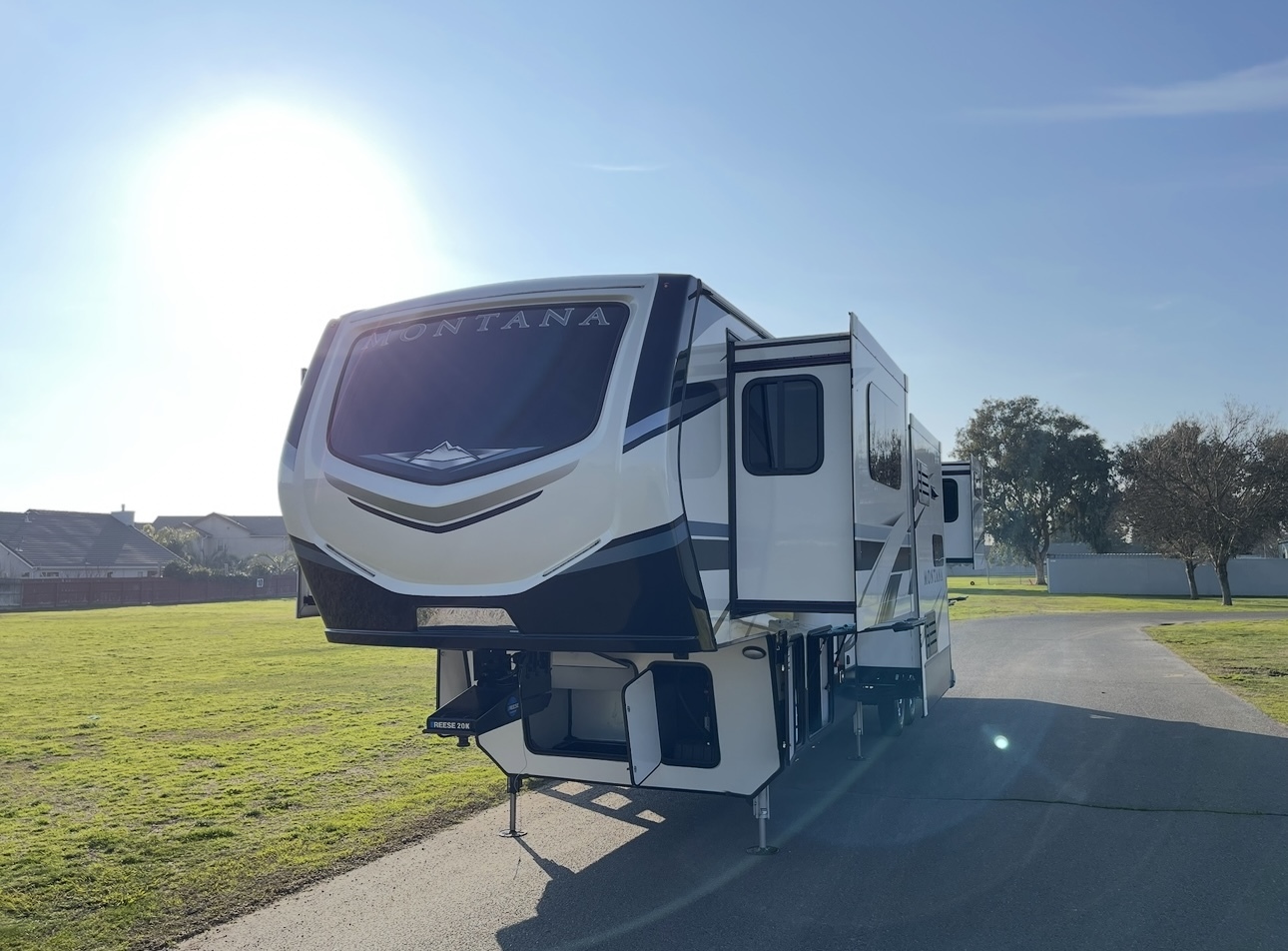 2021 Keystone MONTANA 3760FL in fresno CA