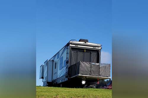 2018 Dutchmen VOLTAGE 3805 in central point OR