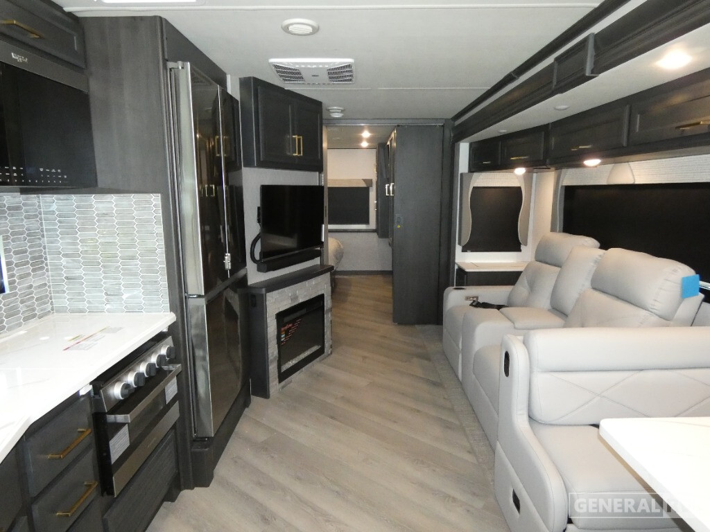 2026 Fleetwood BOUNDER 33C in orange park FL