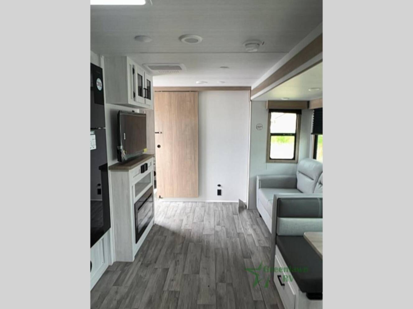 A photo of this 2026 East To West Longitude 319BH