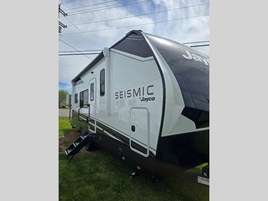 2026 Jayco Seismic 214 Travel Trailer Toy Hauler RV