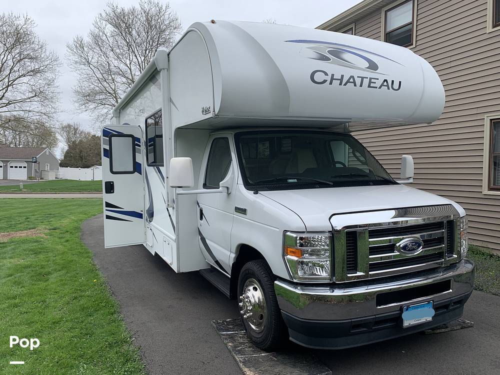 2021 Thor Motor Coach Chateau 31WV in meriden CT