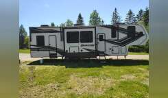 2022 Grand Design MOMENTUM M-CLASS 351MR RV