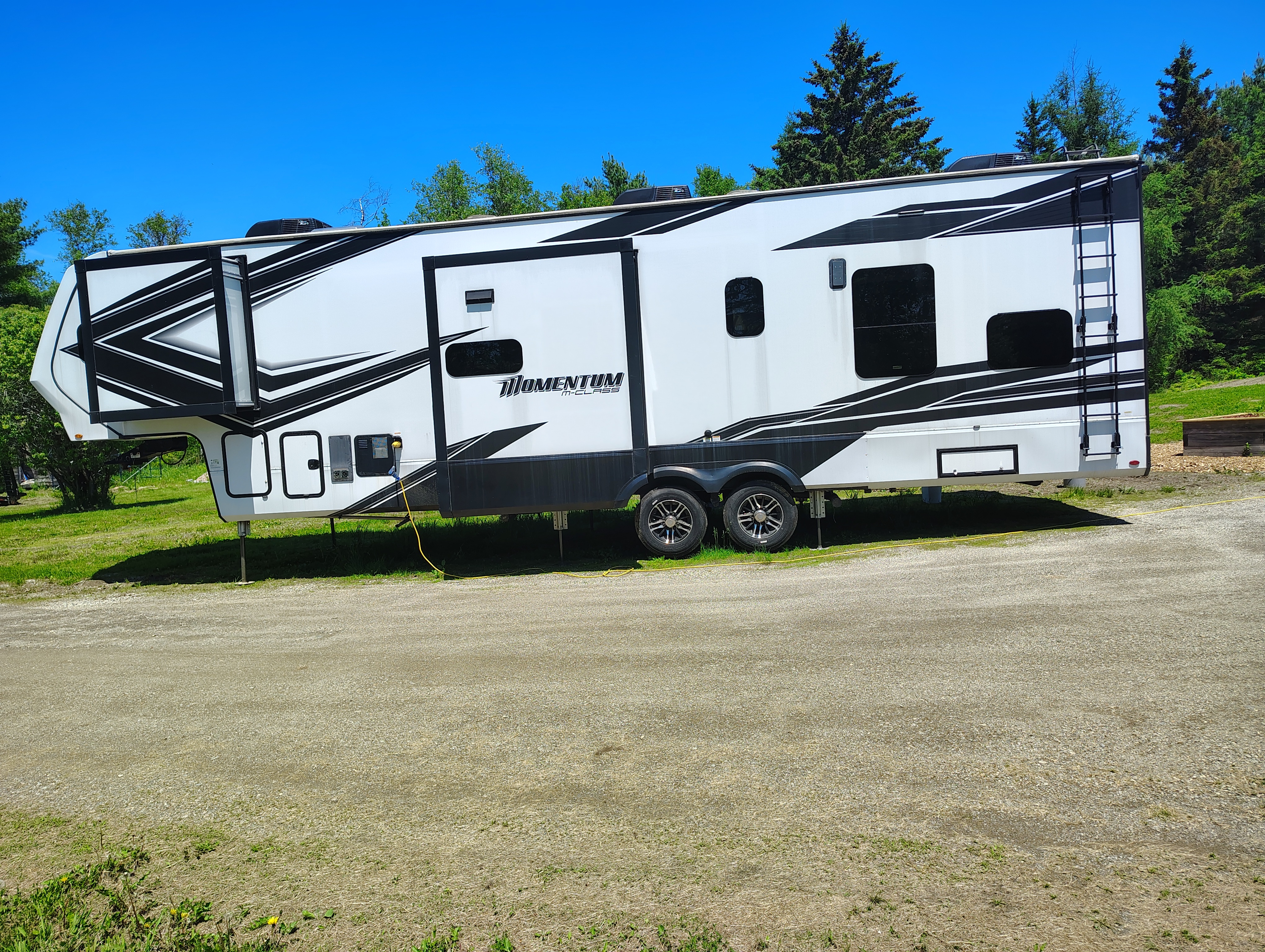 2022 Grand Design MOMENTUM M-CLASS 351MR in eddington ME