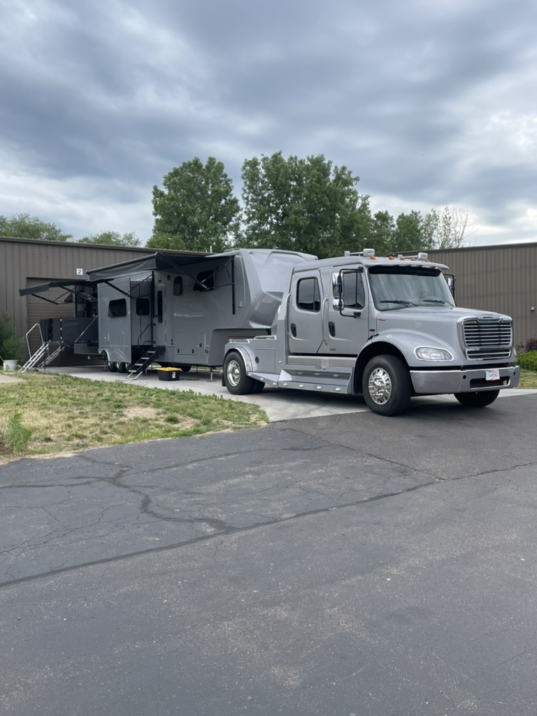 2022 Luxe TOY HAULER 48FB in anaconda MT