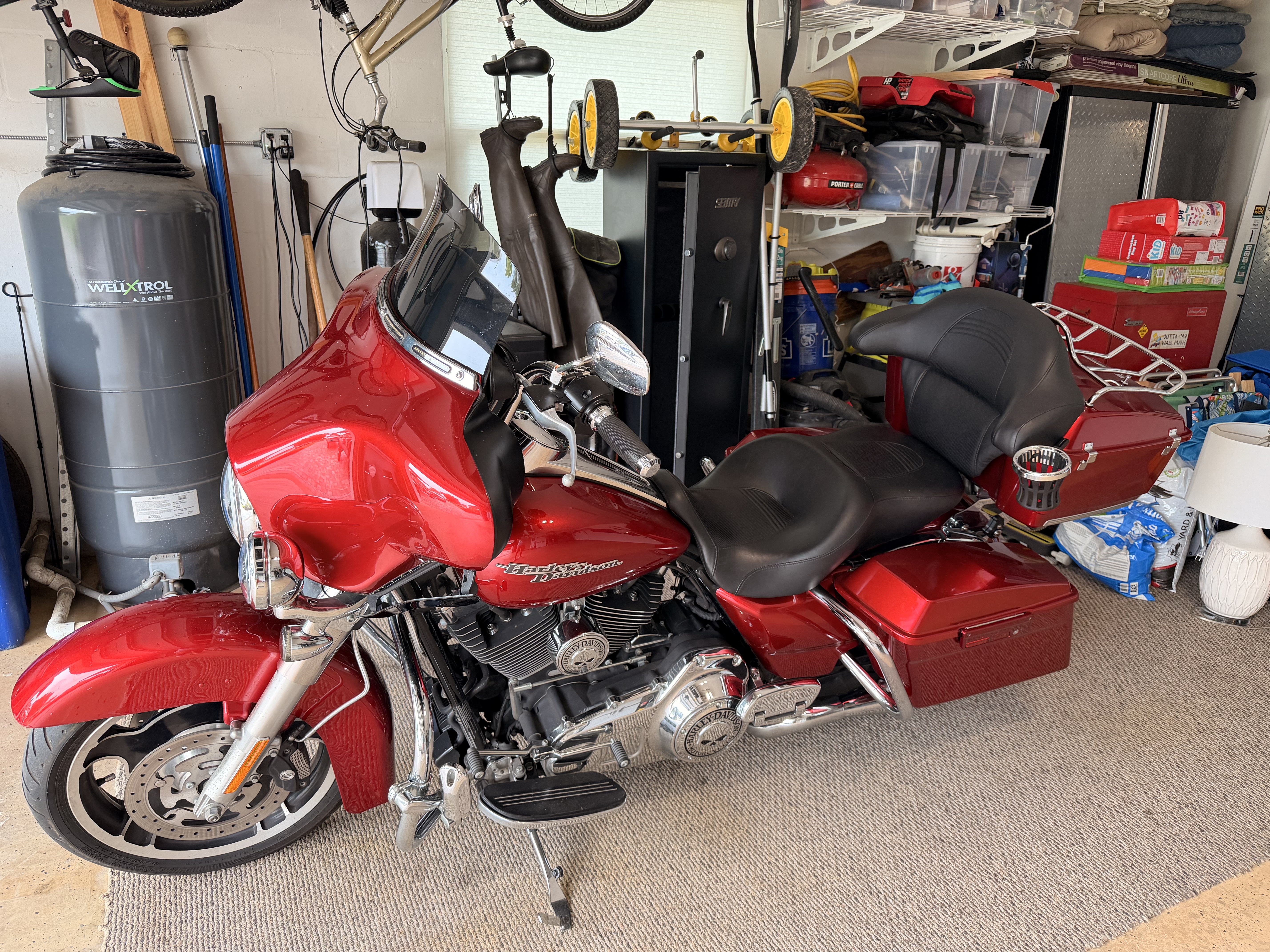 2012 Harley-Davidson STREET GLIDE BASE in land o lakes FL