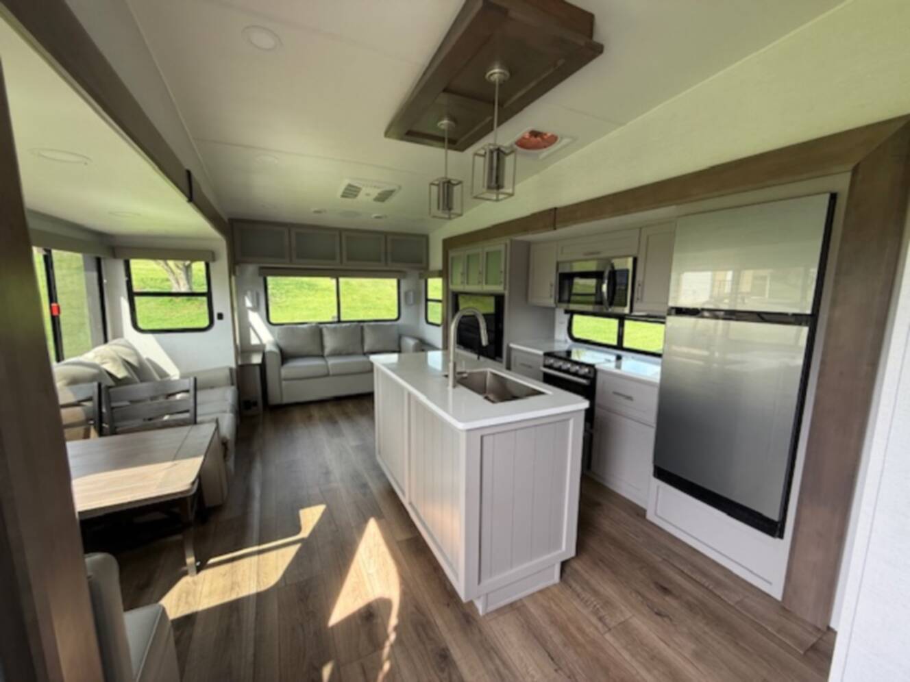 A photo of this 2025 Alliance Rv AVENUE ALL-ACCESS SERIES 29RL