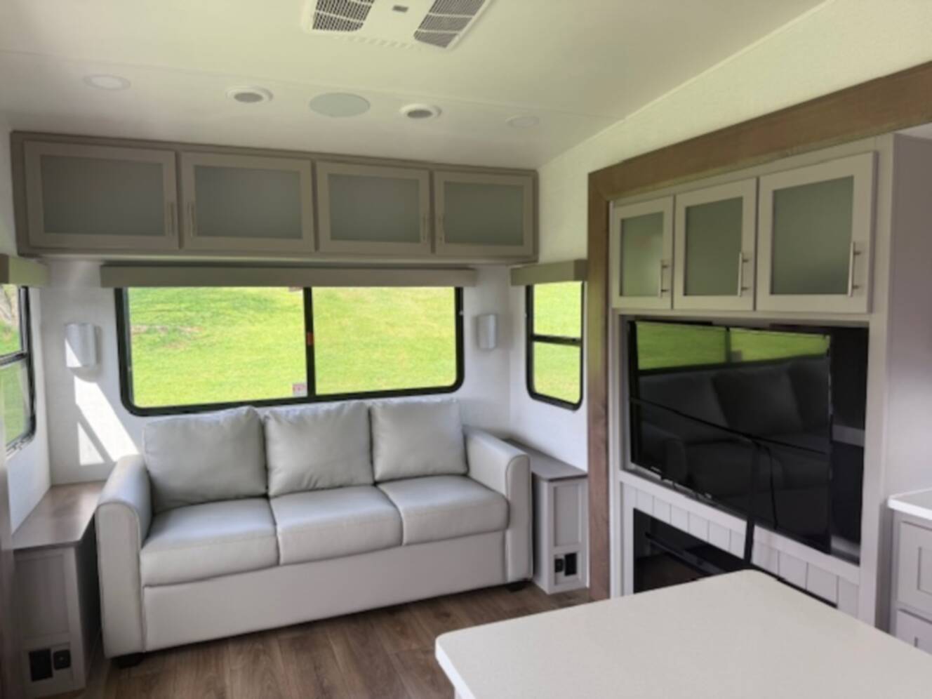 A photo of this 2025 Alliance Rv AVENUE ALL-ACCESS SERIES 29RL