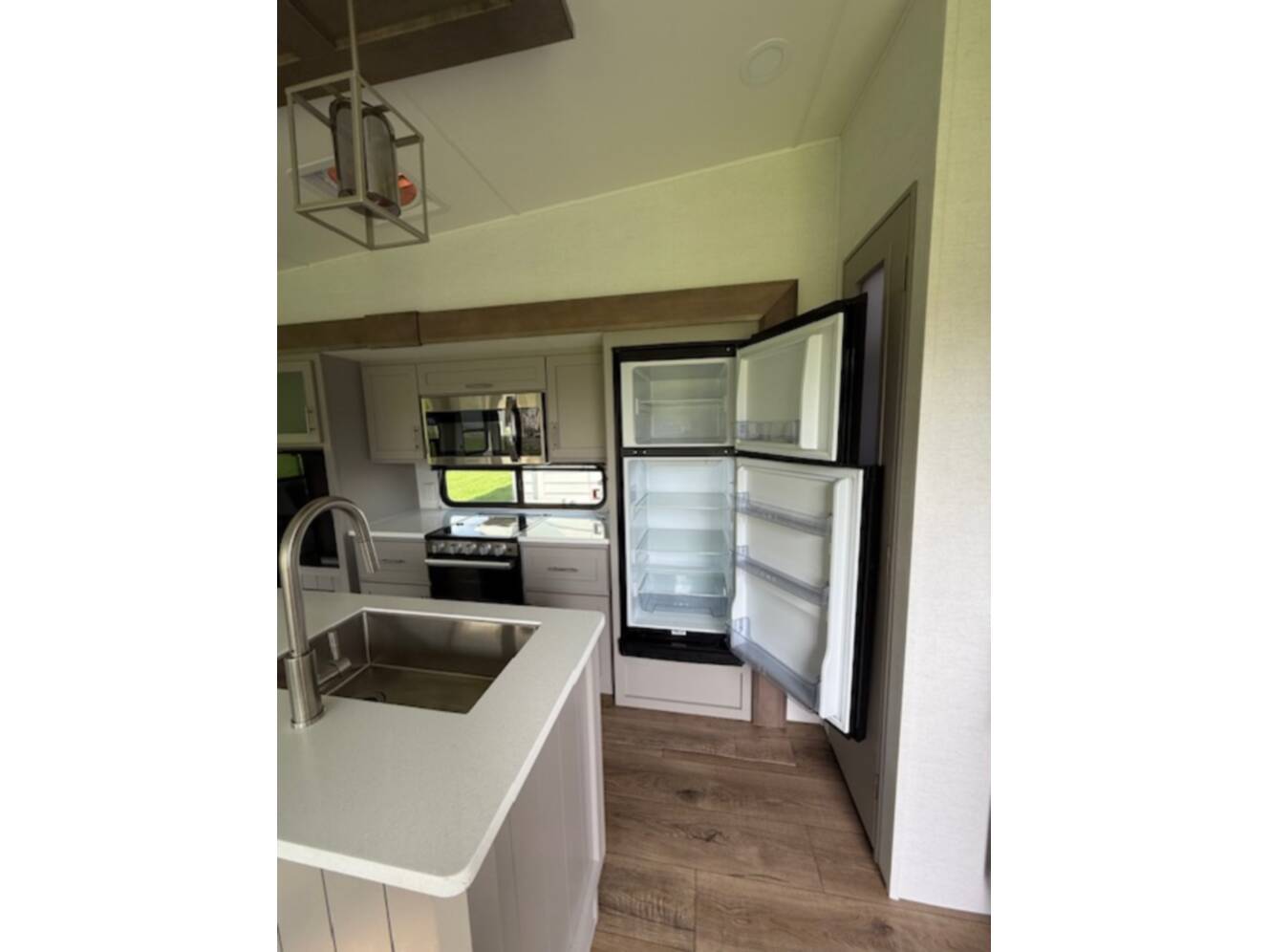 A photo of this 2025 Alliance Rv AVENUE ALL-ACCESS SERIES 29RL