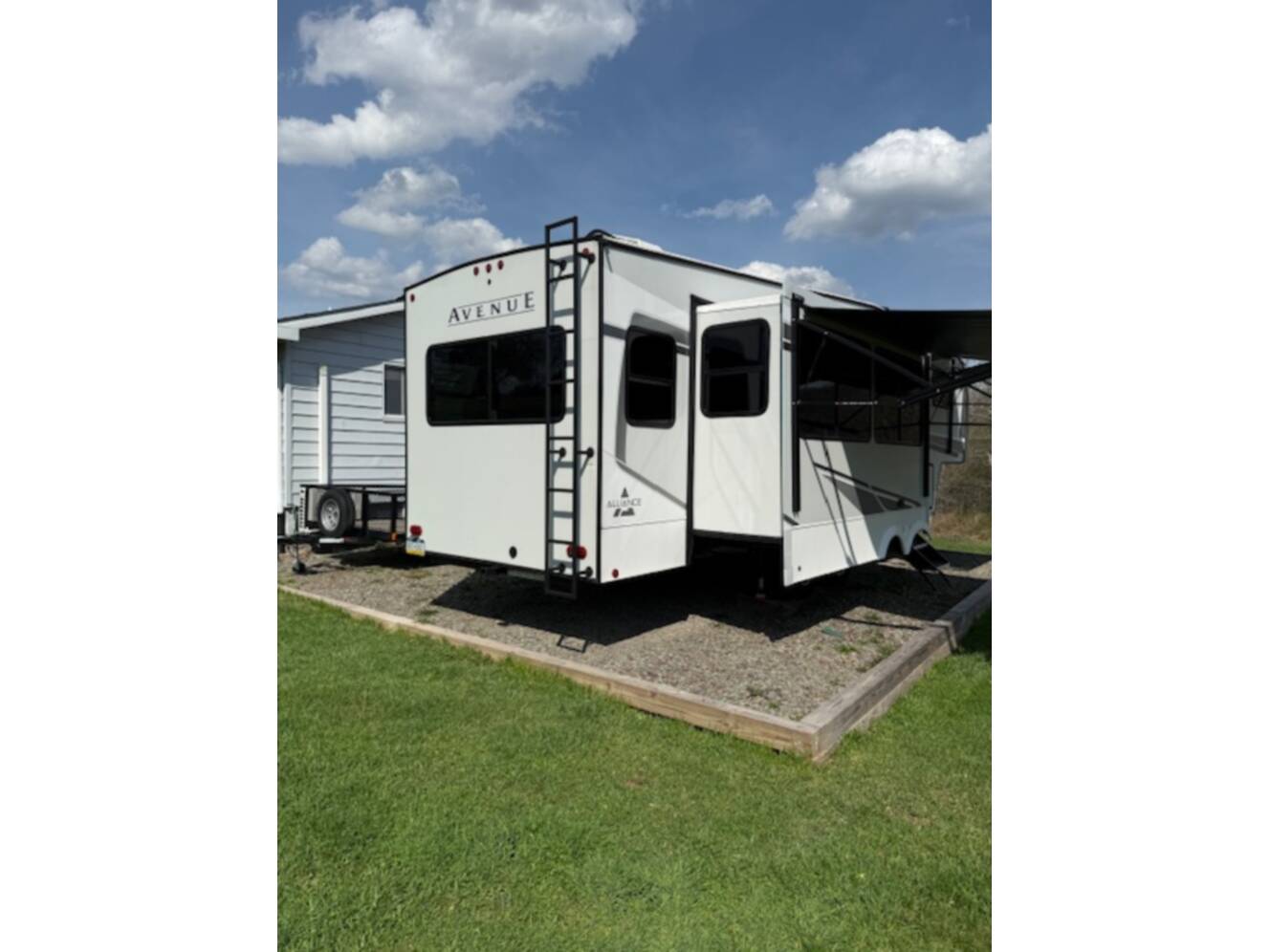 A photo of this 2025 Alliance Rv AVENUE ALL-ACCESS SERIES 29RL