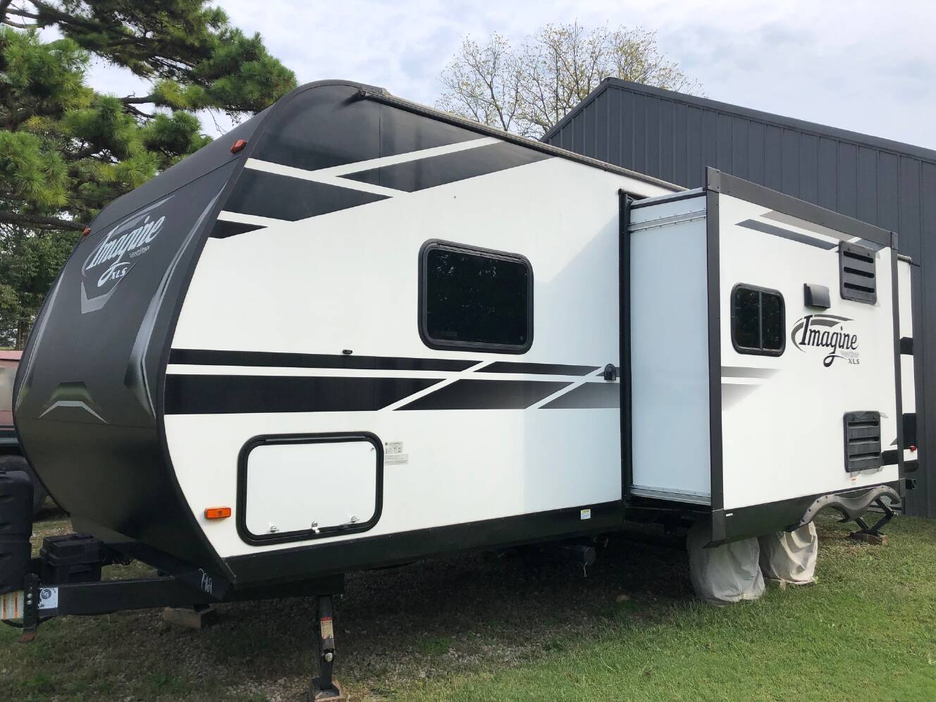 A photo of this 2021 Grand Design IMAGINE XLS 23BHE