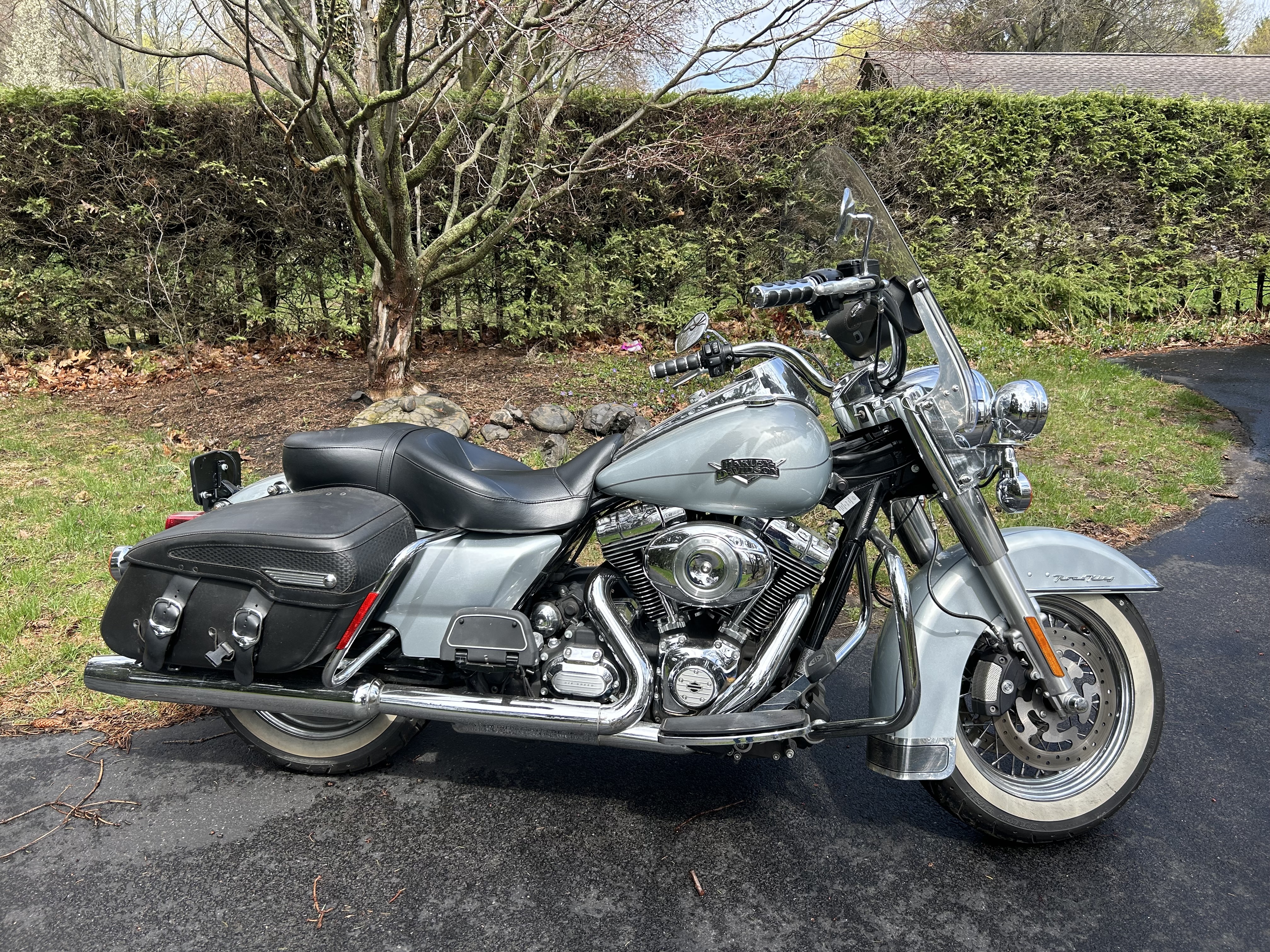 2011 Harley-Davidson ROAD KING FLHRC in rochester NY