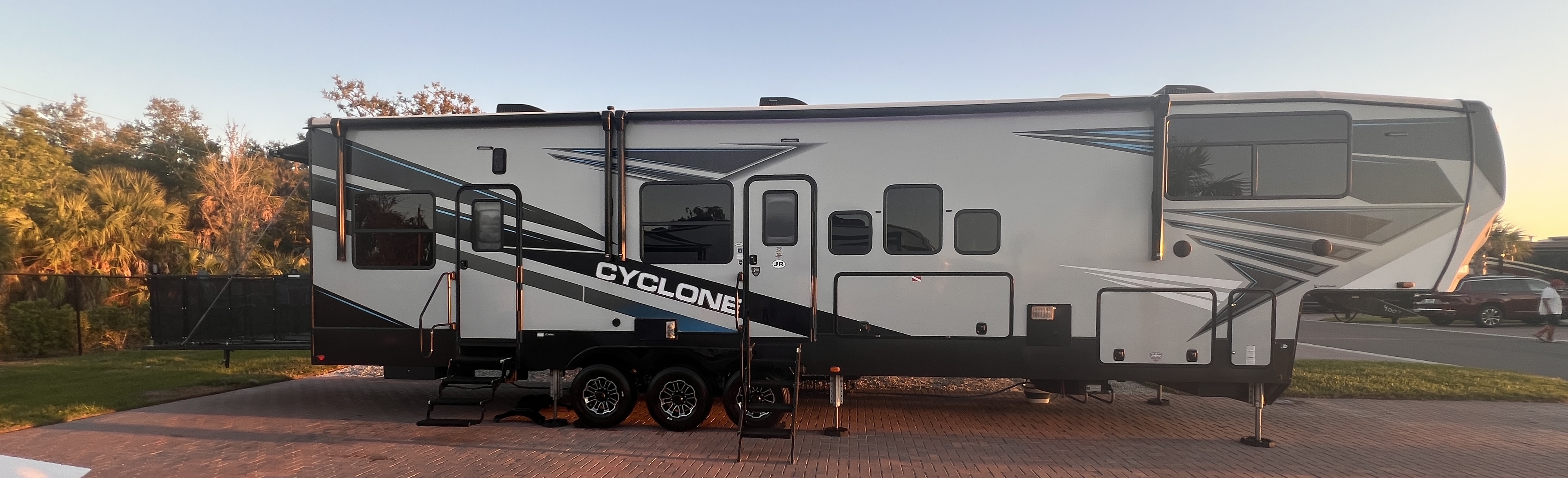 2022 Heartland CYCLONE 4007 in venice FL