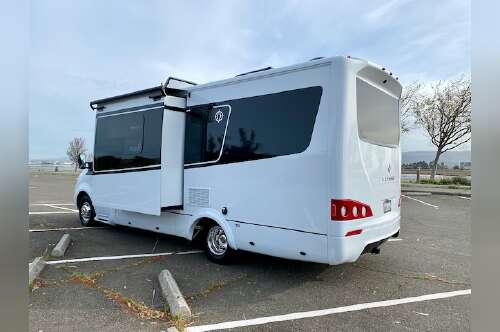 2021 Leisure Travel UNITY U24CB in alameda CA