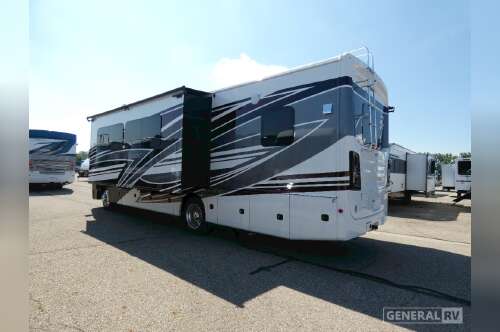 2026 Fleetwood BOUNDER 33C in wixom MI