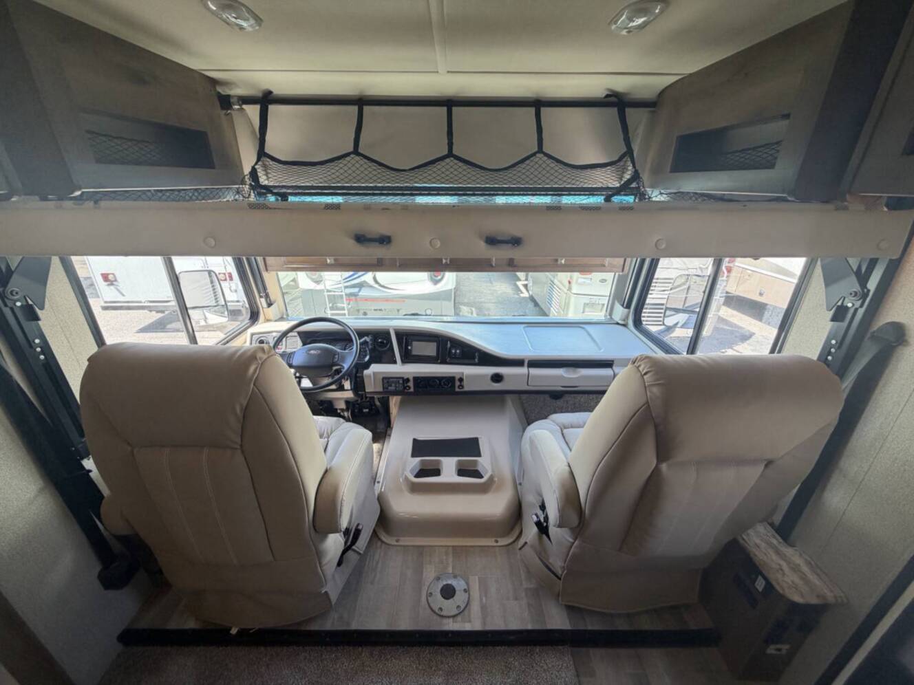 A photo of this 2020 Fleetwood FLAIR 35R
