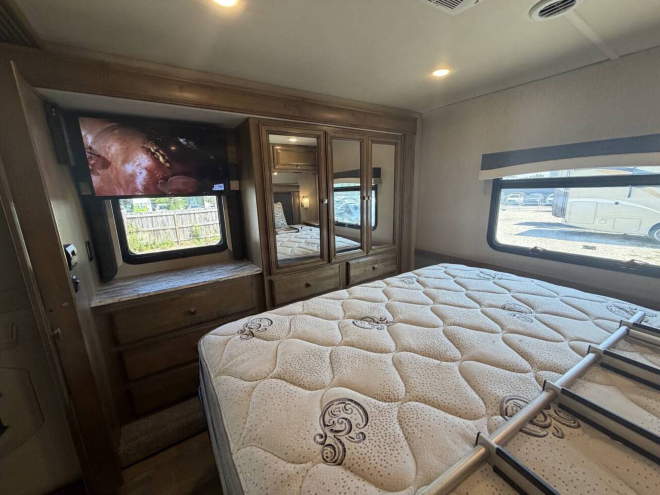 A photo of this 2020 Fleetwood FLAIR 35R