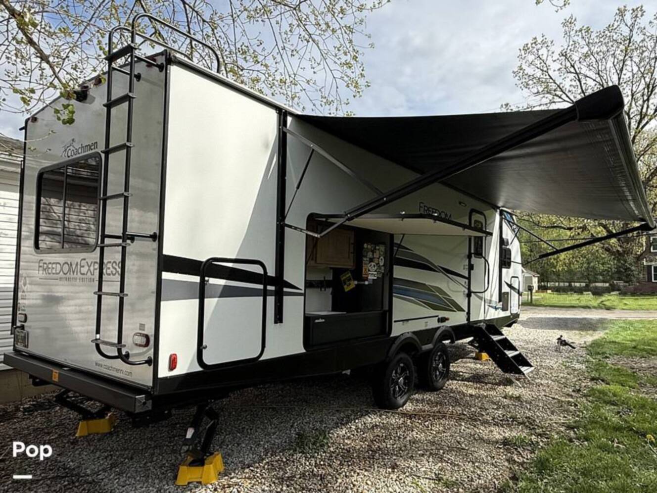 A photo of this 2024 Coachmen Freedom Express Ultra Lite 259FKDS