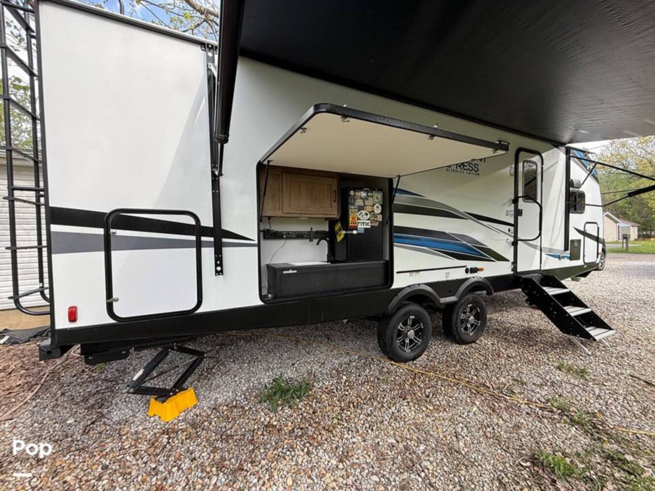 A photo of this 2024 Coachmen Freedom Express Ultra Lite 259FKDS