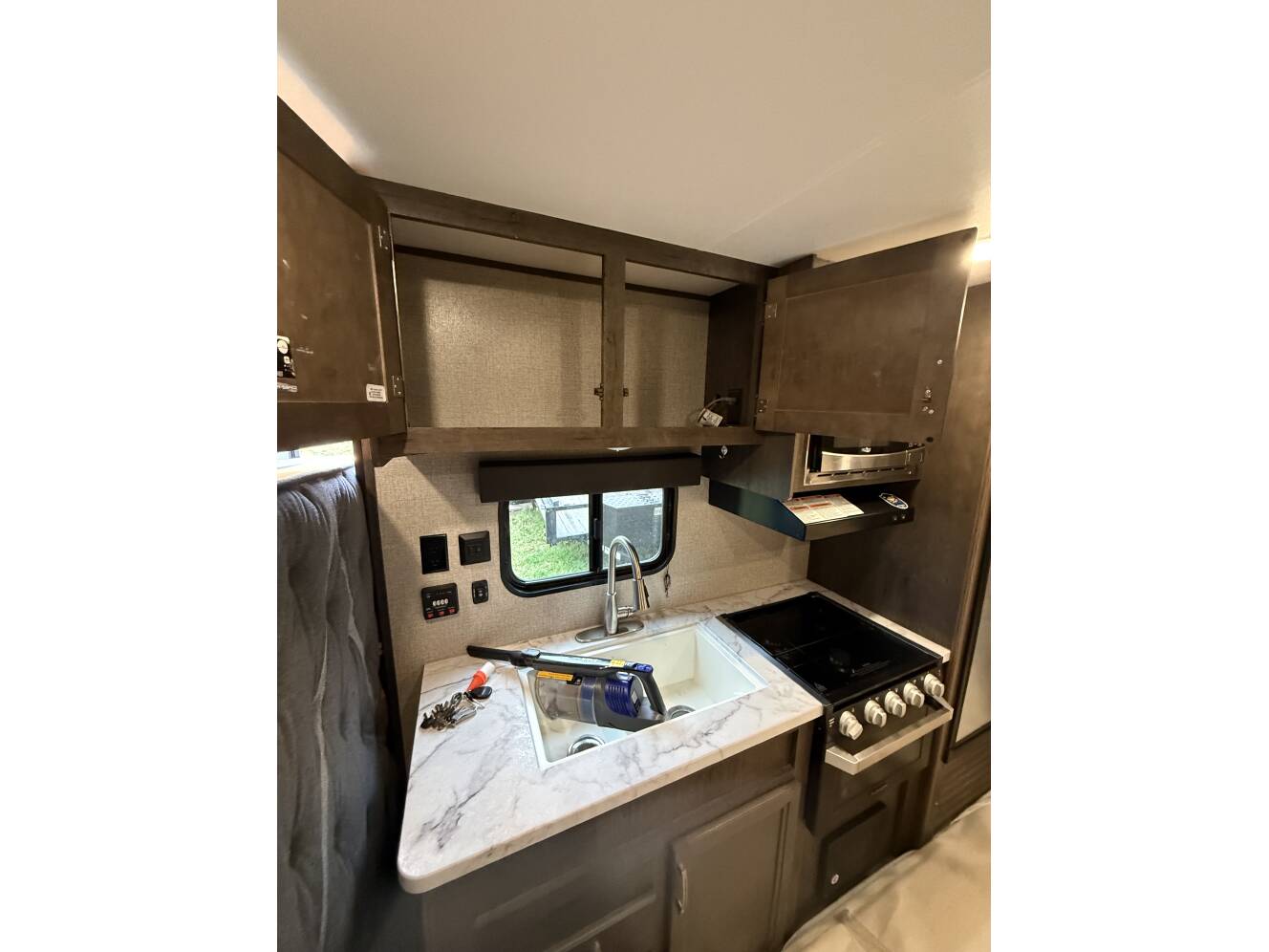 A photo of this 2020 Jayco JAY FLIGHT SLX 224BH