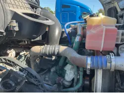 2015 VOLVO VNL670