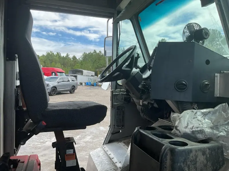 2019 Freightliner MT556