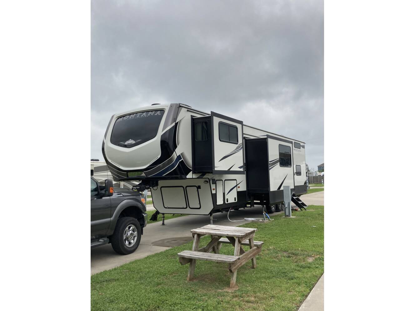 A photo of this 2021 Keystone MONTANA HIGH COUNTRY 377FL