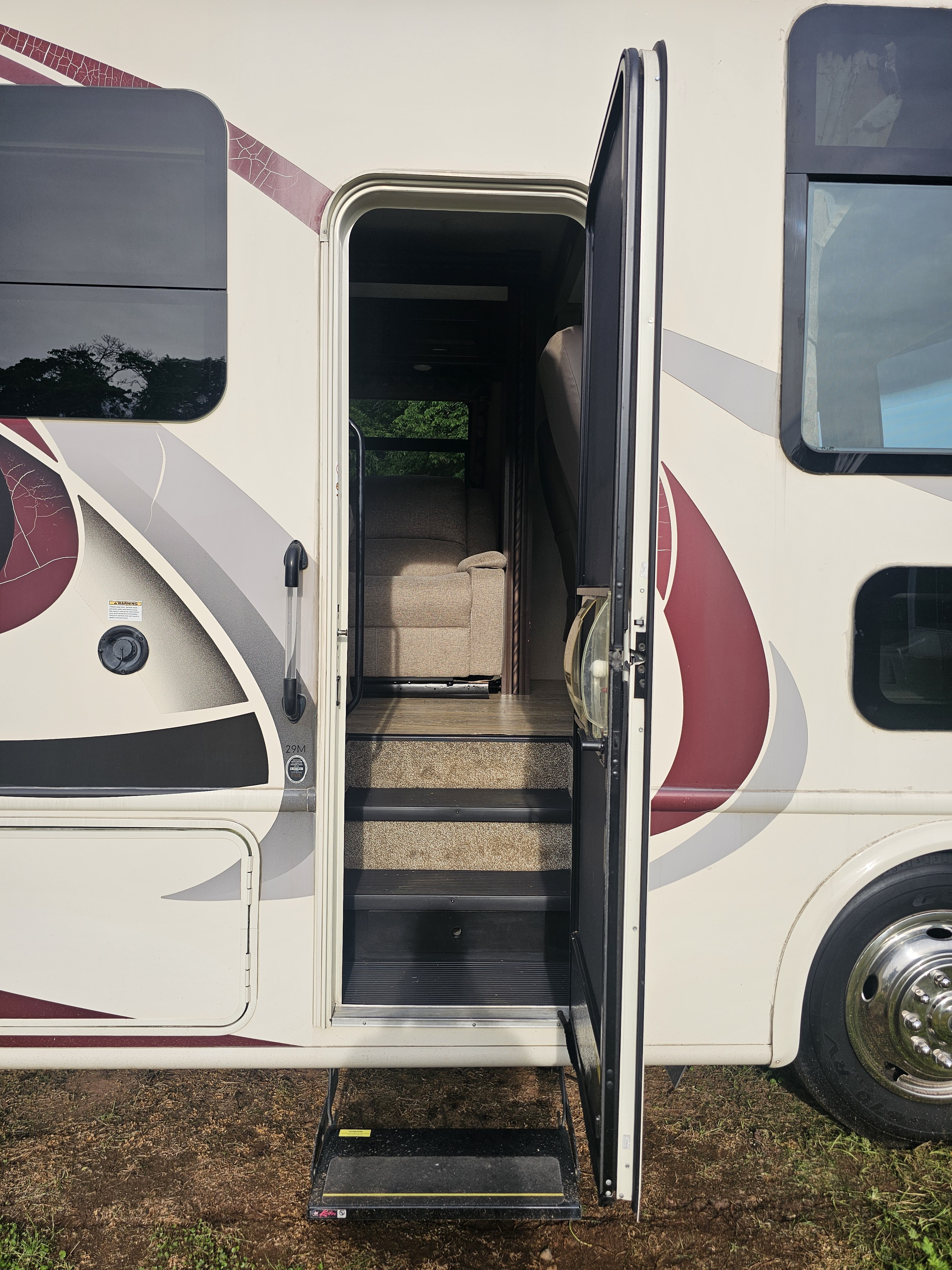 2018 Thor Motor Coach HURRICANE 29M in tuscaloosa AL