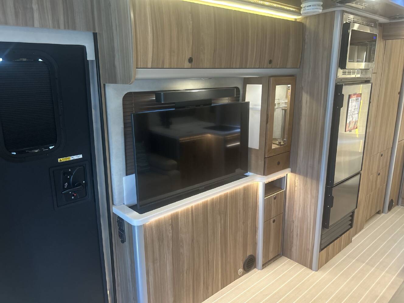 A photo of this 2023 Airstream ATLAS 24 TOMMY BAHAMA 