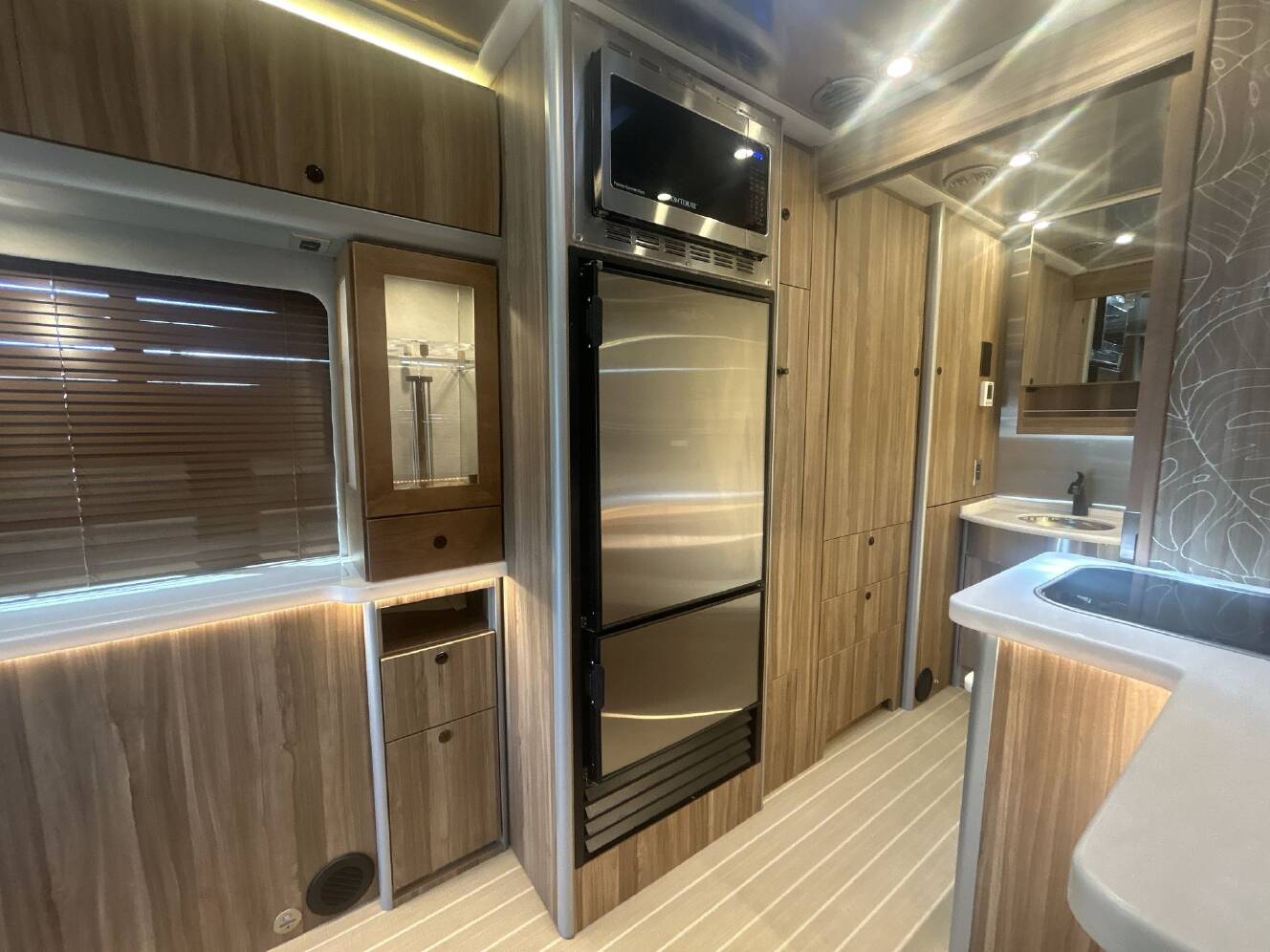 A photo of this 2023 Airstream ATLAS 24 TOMMY BAHAMA 