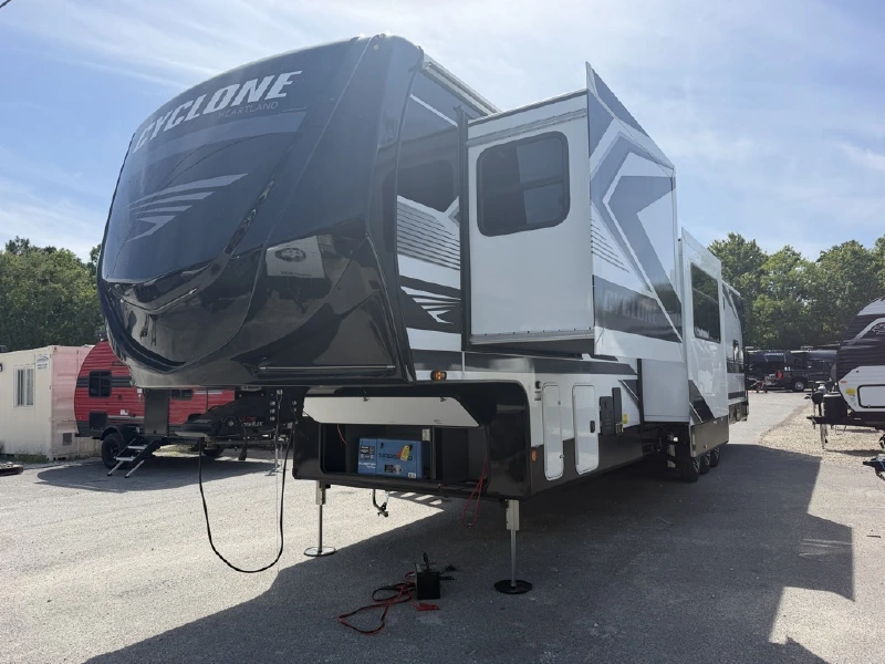 2026 HEARTLAND CYCLONE 3913