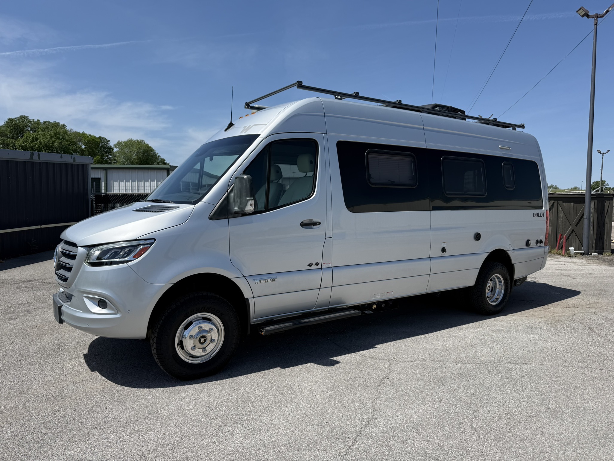 2021 Winnebago BOLDT 70KL 4X4 RV