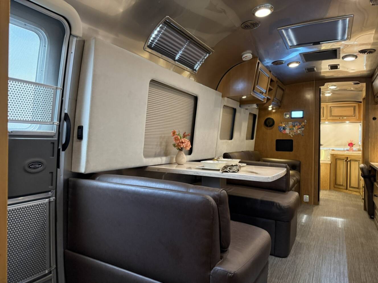 A photo of this 2020 Airstream CLASSIC 33FB