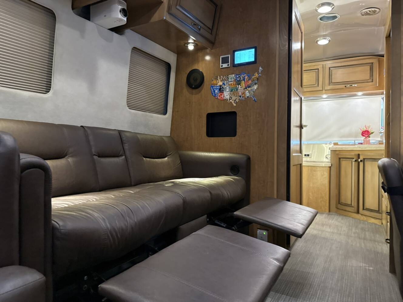 A photo of this 2020 Airstream CLASSIC 33FB