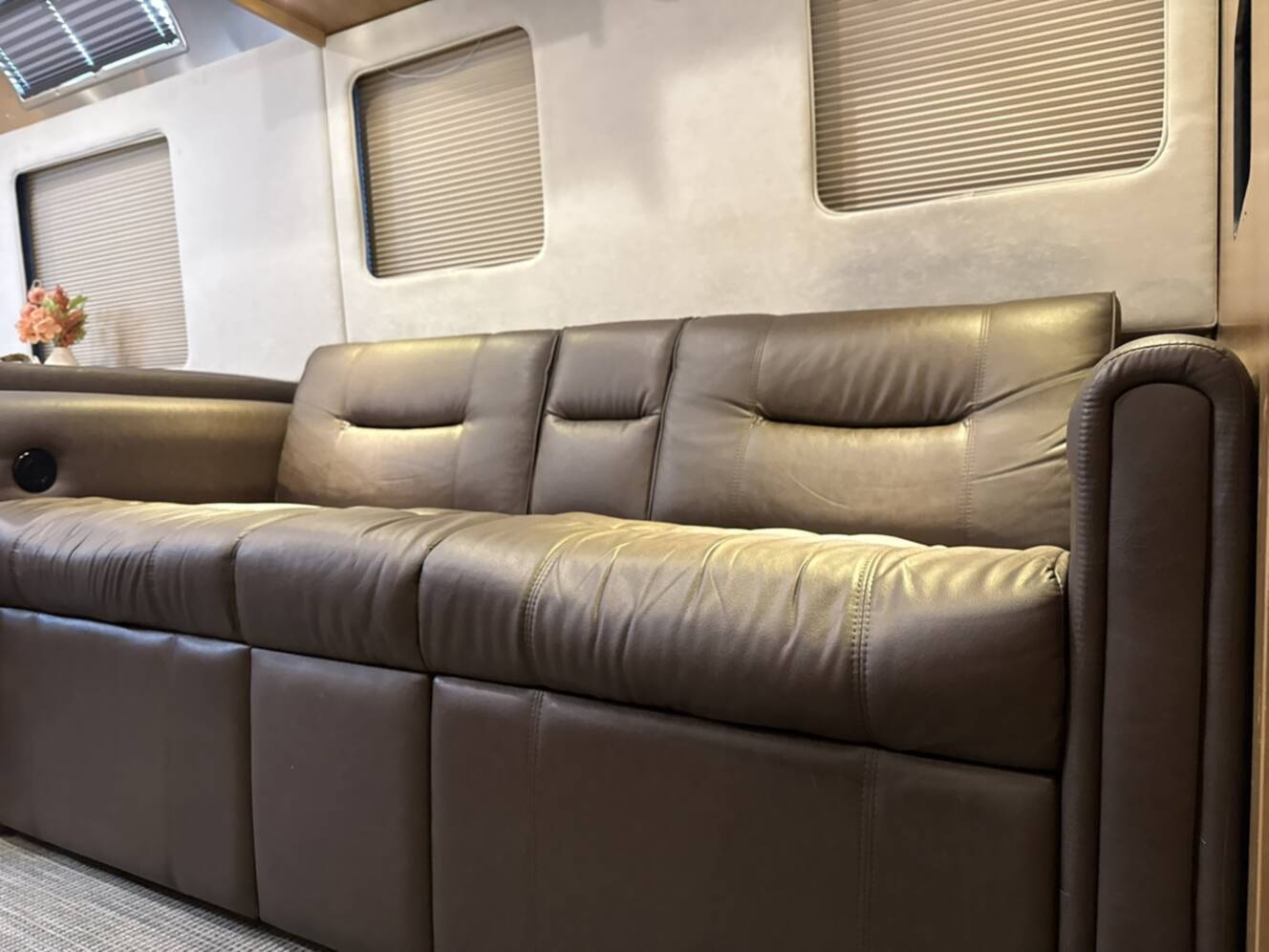 A photo of this 2020 Airstream CLASSIC 33FB