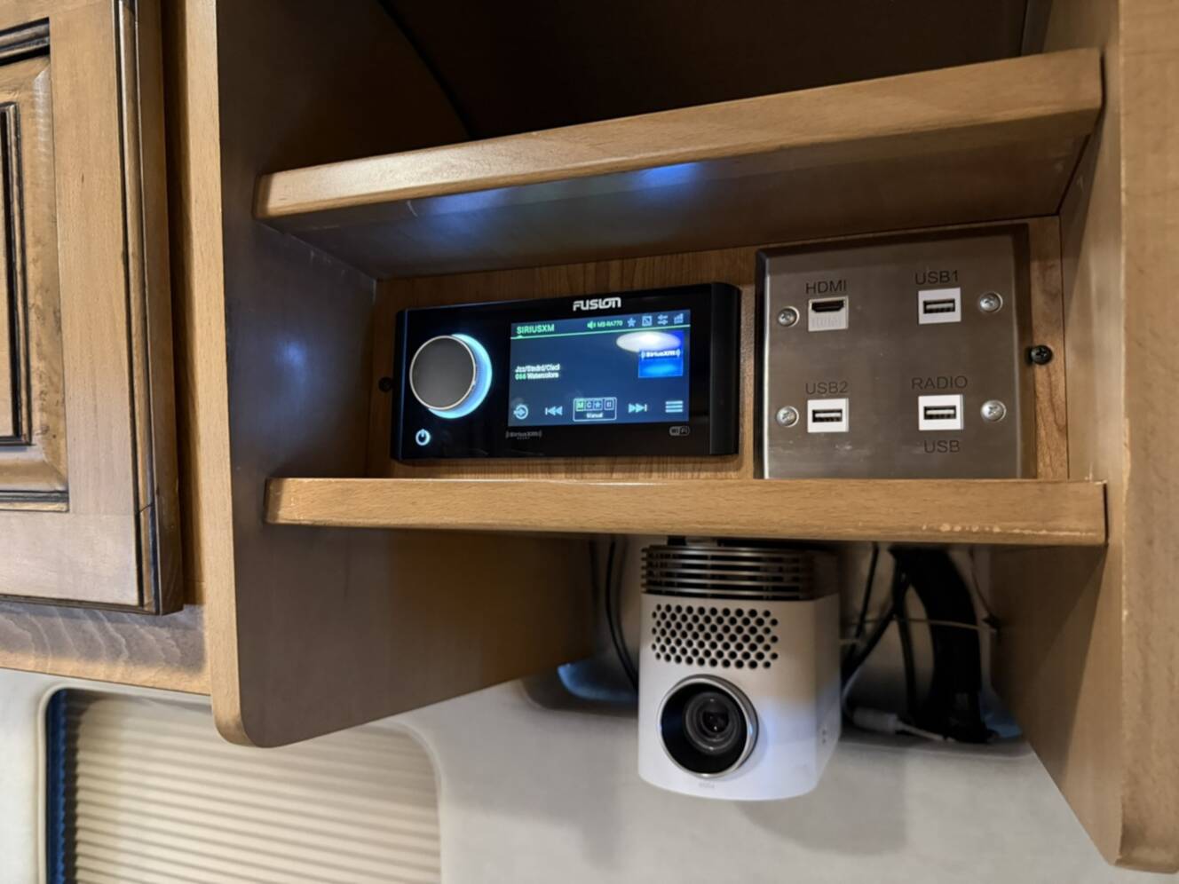 A photo of this 2020 Airstream CLASSIC 33FB