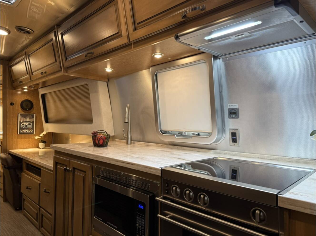 A photo of this 2020 Airstream CLASSIC 33FB