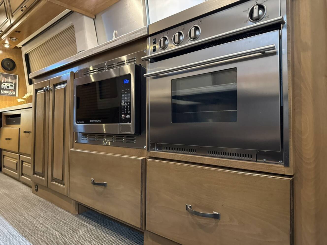 A photo of this 2020 Airstream CLASSIC 33FB