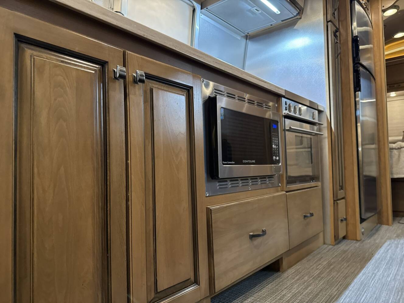 A photo of this 2020 Airstream CLASSIC 33FB