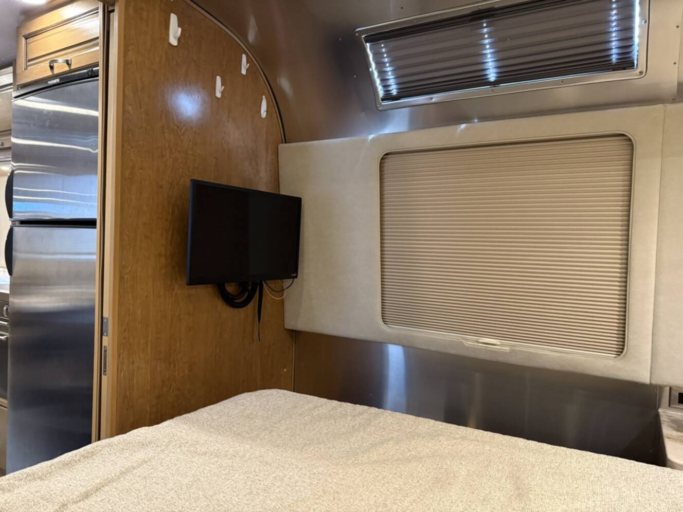 A photo of this 2020 Airstream CLASSIC 33FB