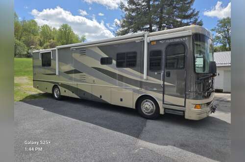 2005 Fleetwood EXPEDITION 38N in dauphin PA