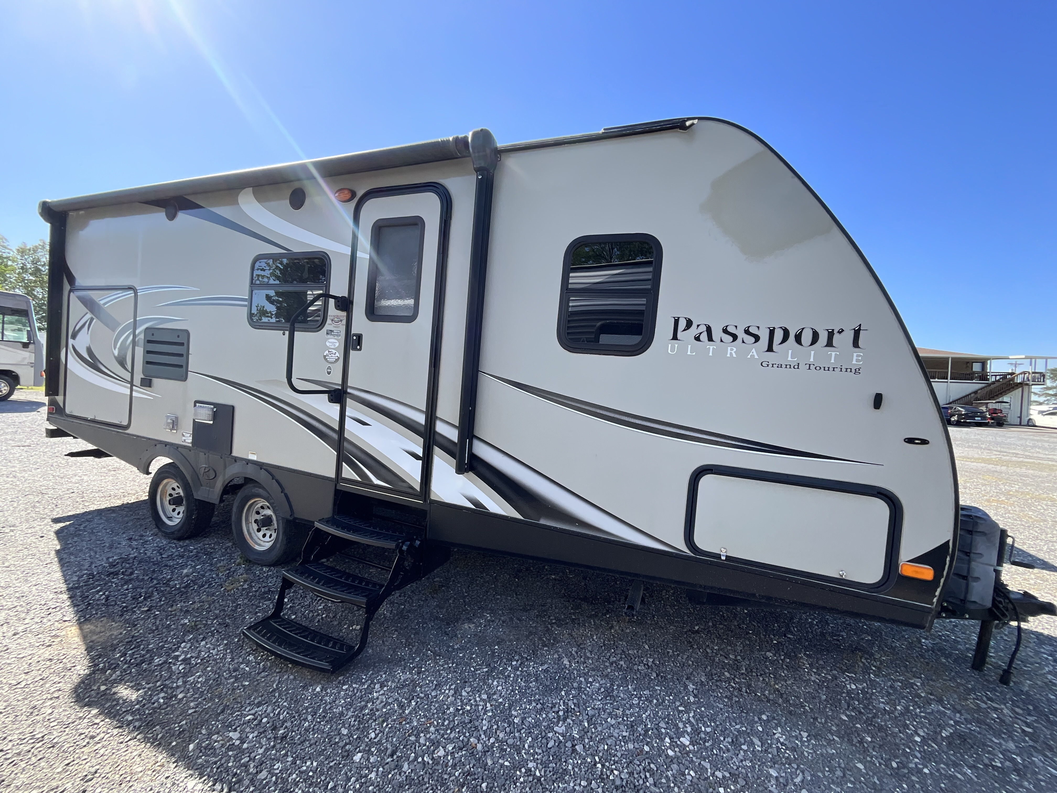 2015 Keystone Passport Ultra Lite Grand Touring 2250RB in benton KY