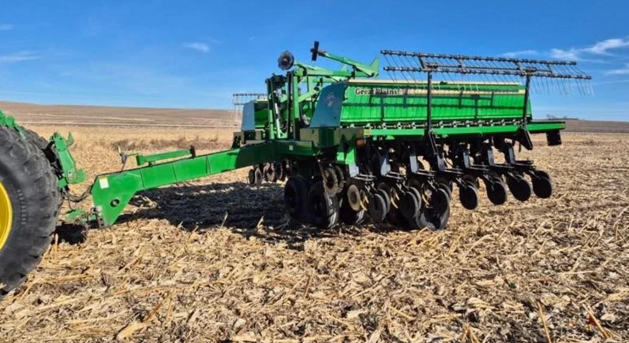 1995 GREAT PLAINS 2410NT in Marengo, IA