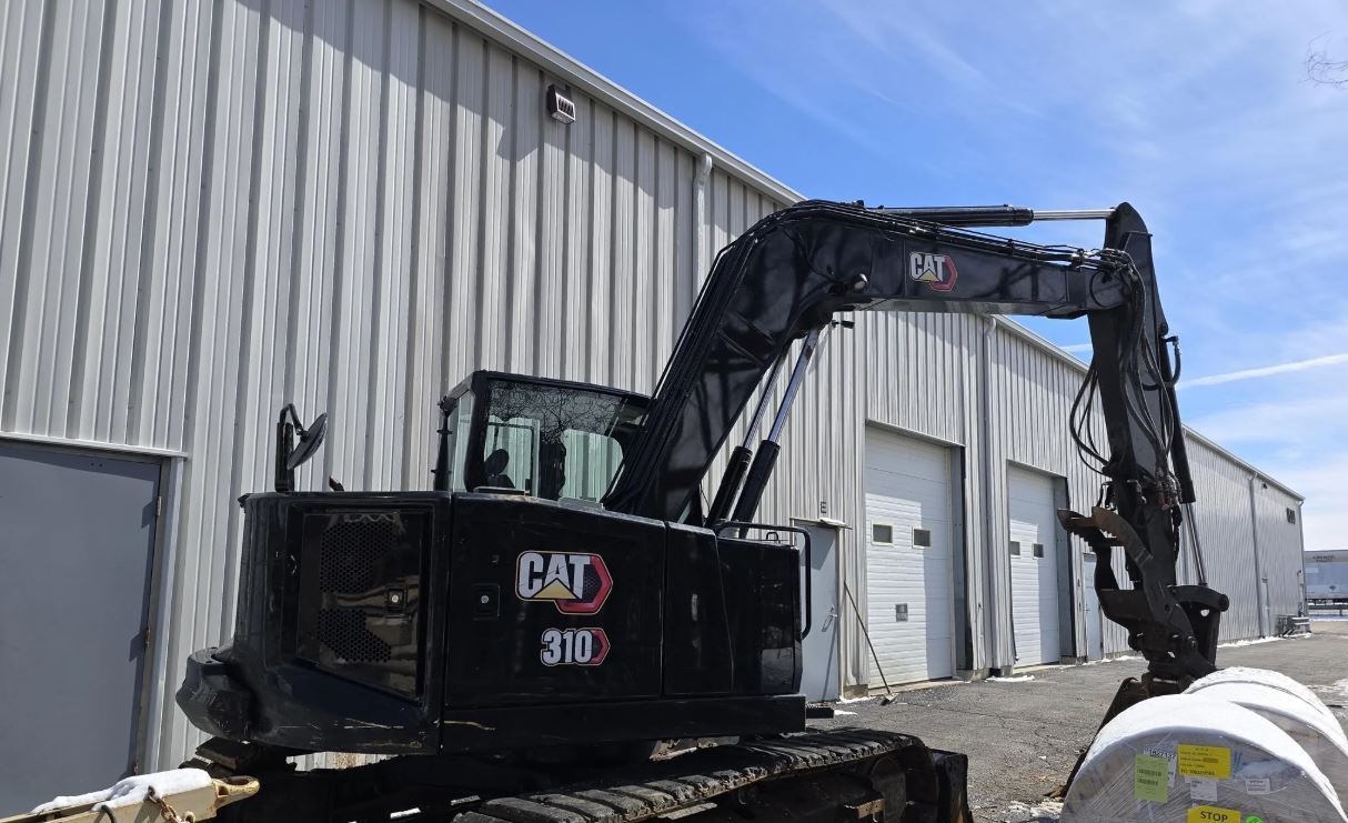 2021 CATERPILLAR 310 in Wauconda, IL