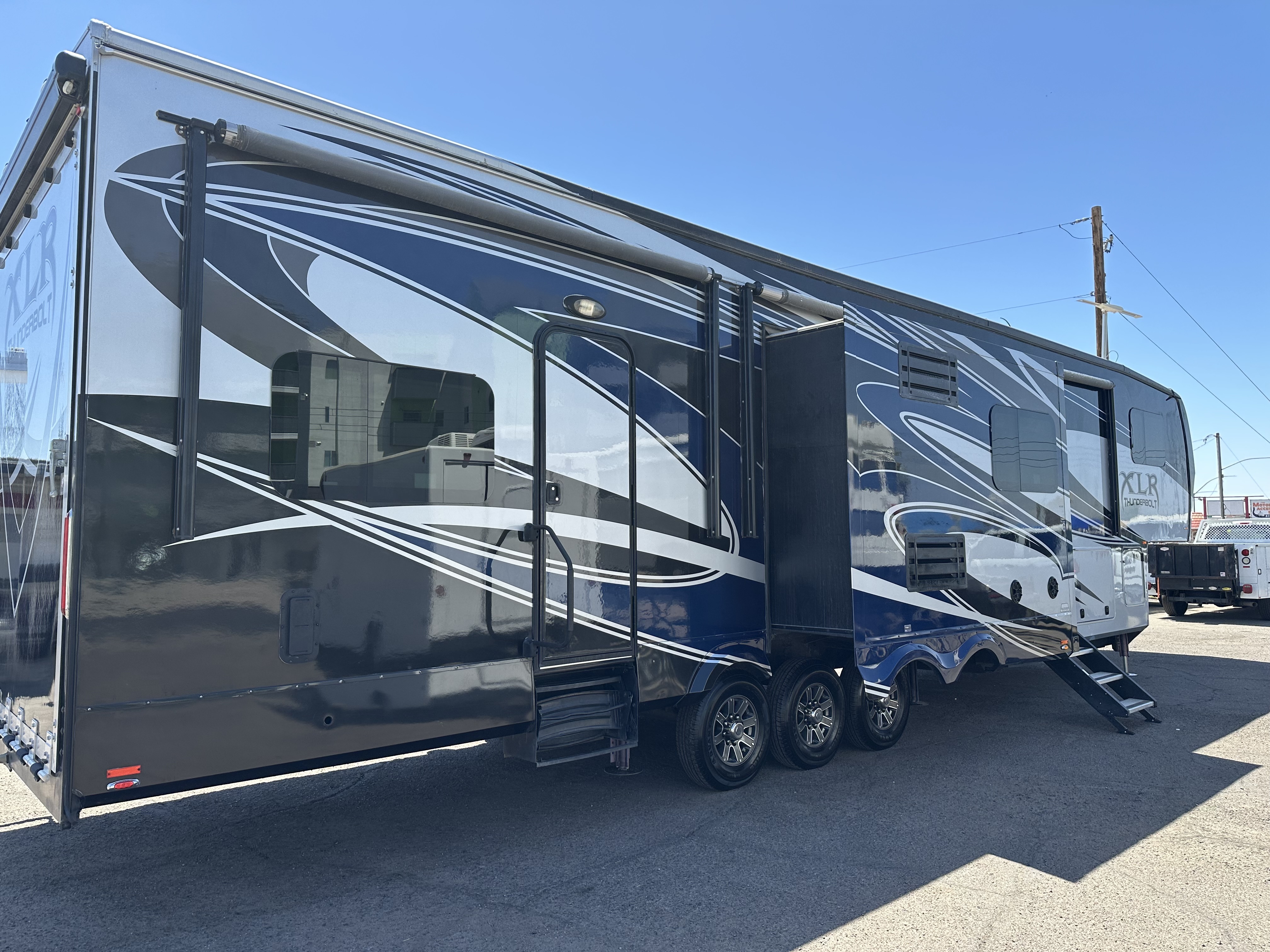 2014 Forest River XLR THUNDERBOLT 401AMP in mesa AZ
